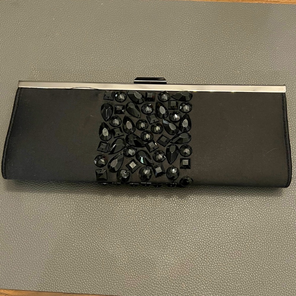 Black clutch